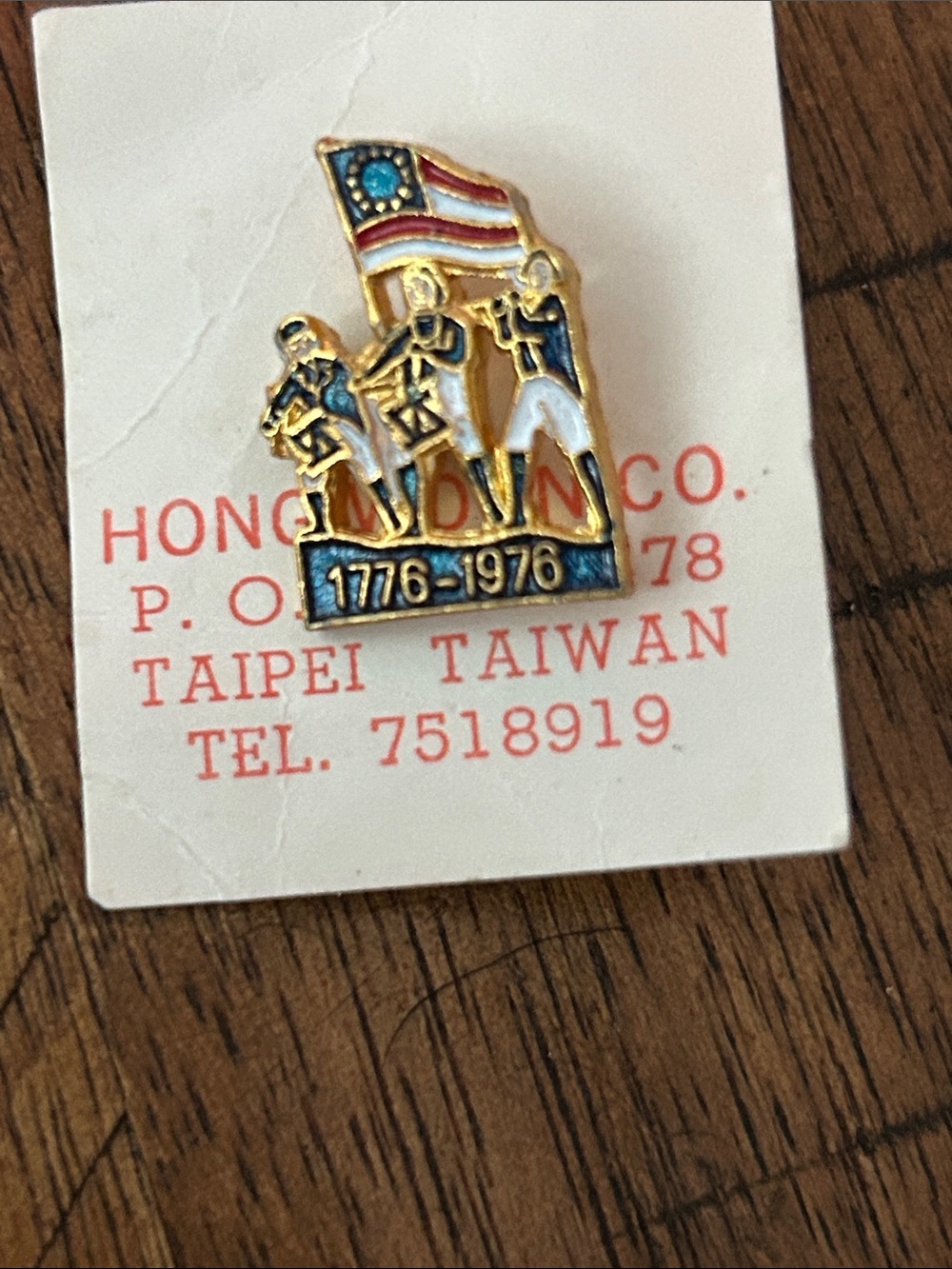 Vintage Patriotic 1776-1976 Commemorative Flag Enamel Pin - Blue, Red, White